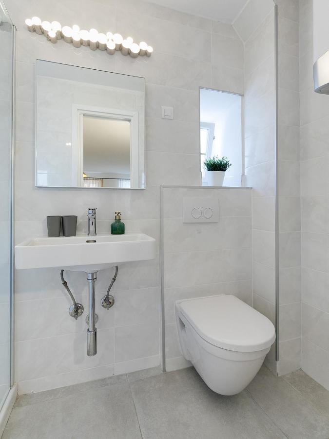 Stylish Studio Apartment By Irundo Ровінь Екстер'єр фото